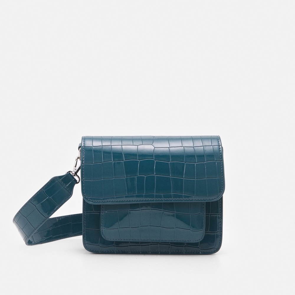 New Women’s HVISK Cayman Pocket Crossbody Bag!🔥🔥🔥